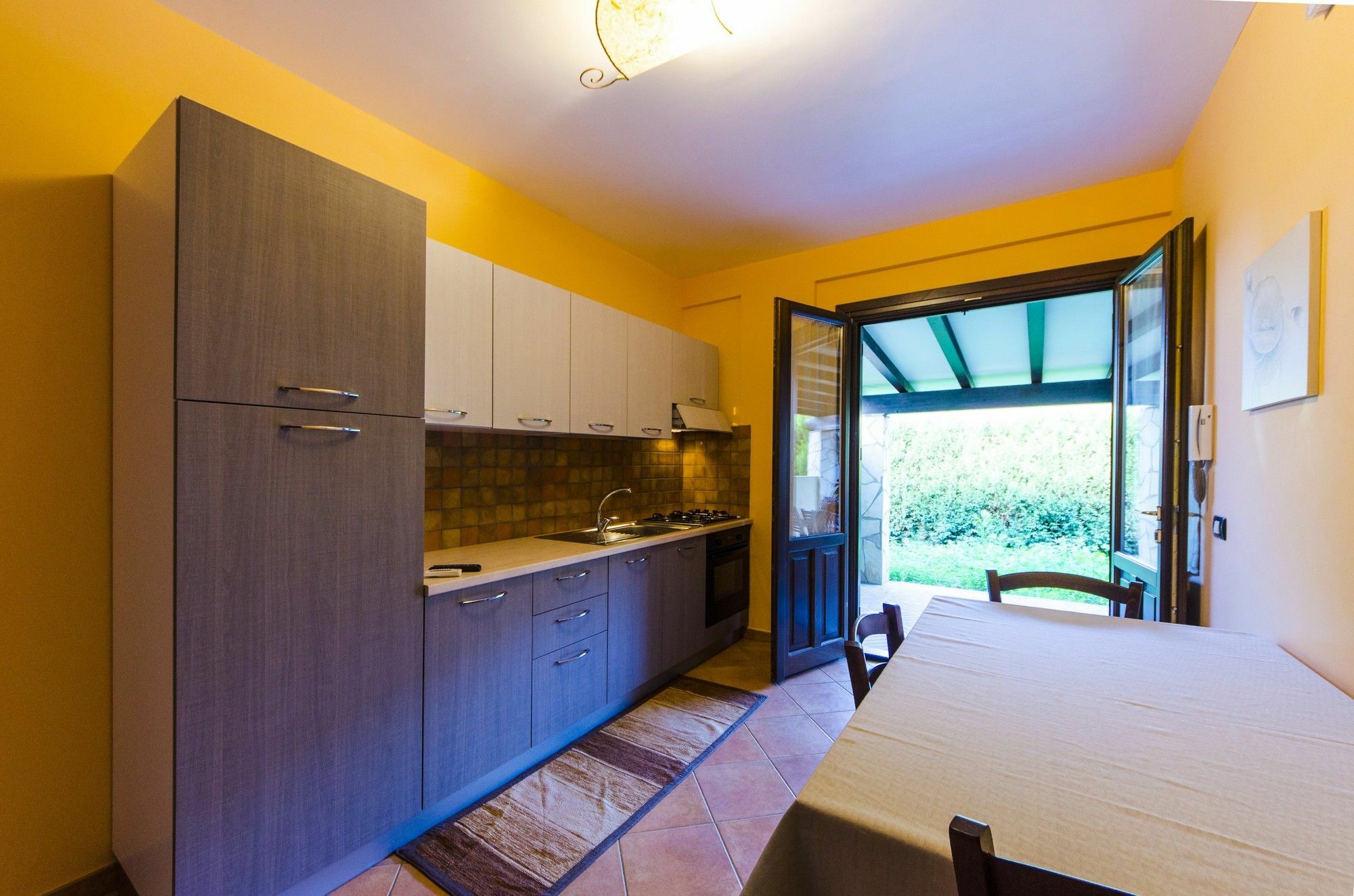Residence Hydria カンポフェリーチェ・ディ・ロッチェッラ エクステリア 写真